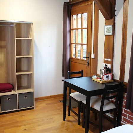 Pensionat Devalpierre Adult Only Glanville